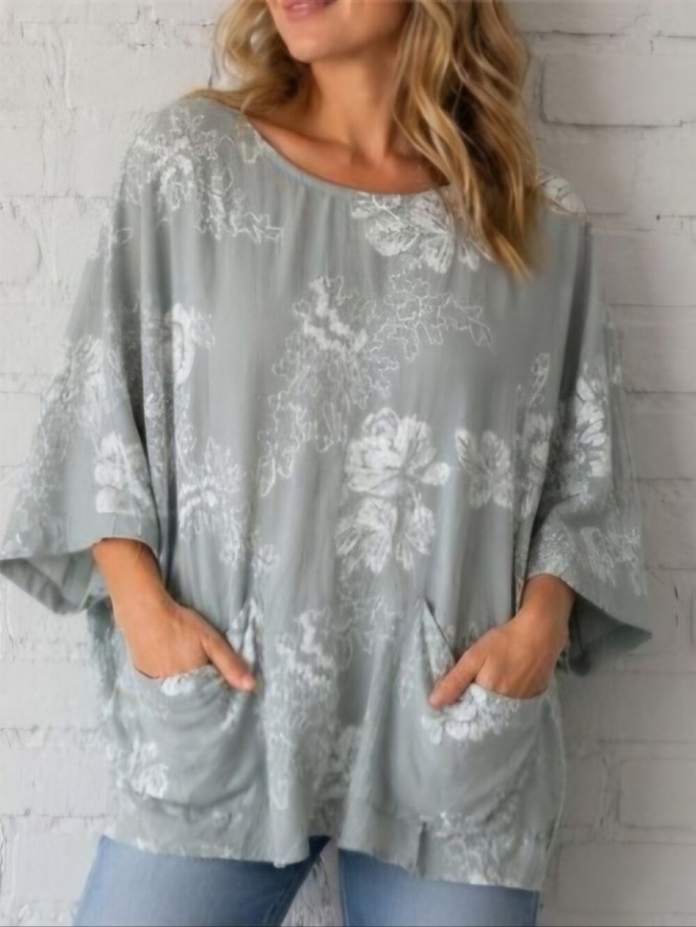 Cynthia Rowley Light Gray Floral Embroidered Boxy, Loose-Fit Top - Size 1X
